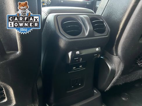 Used 2022 Jeep Wrangler Unlimited Rubicon AWD/4WD image 19