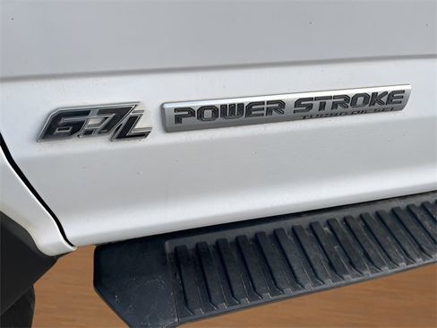 Used 2019 Ford F550 4x4 Regular Cab Super Duty image 17