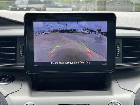 Used 2024 Ford Explorer XLT image 21