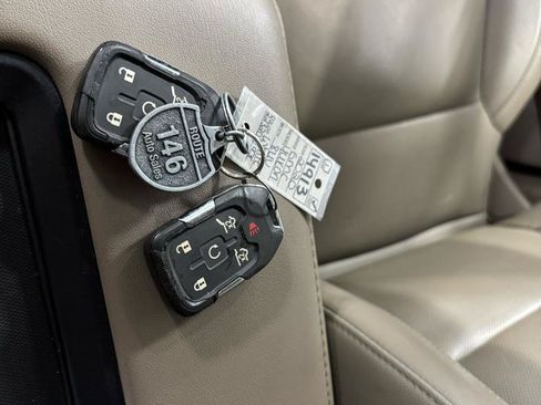 Used 2020 GMC Yukon XL SLT w/ Open Road Package AWD/4WD image 32