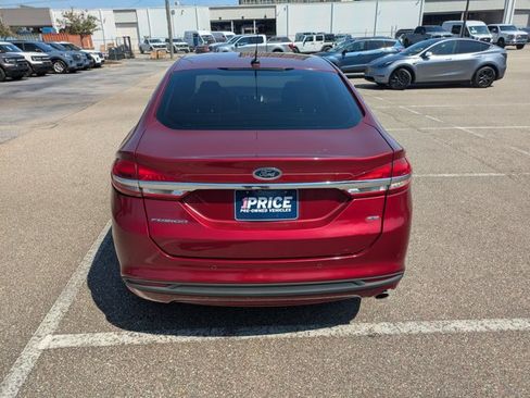 Used 2018 Ford Fusion SE w/ Fusion SE Technology Package FWD image 6