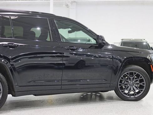 Used 2023 Jeep Grand Cherokee L Summit w/ High Altitude Package image 11