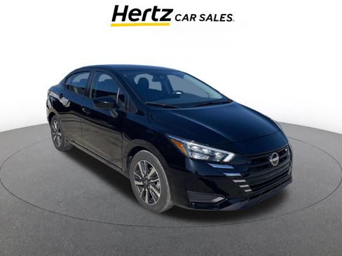Used 2025 Nissan Versa SV image 1