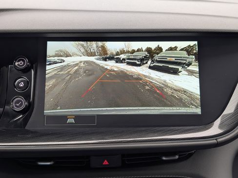 Used 2023 Buick Envision Essence image 3