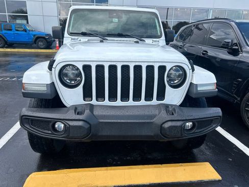 Used 2021 Jeep Wrangler Unlimited Sahara AWD/4WD image 3