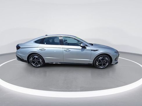 Certified 2024 Hyundai Sonata SEL w/ Convenience Package FWD image 9