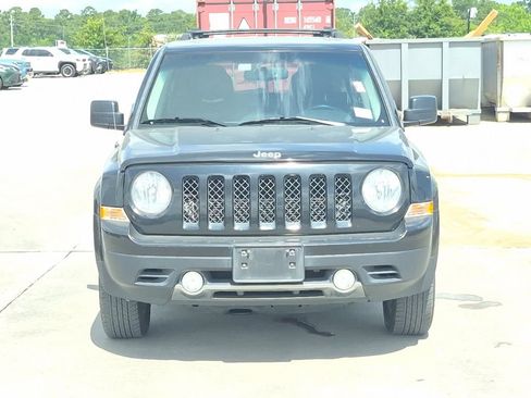 Used 2012 Jeep Patriot Limited w/ Sun/Sound Group FWD image 9