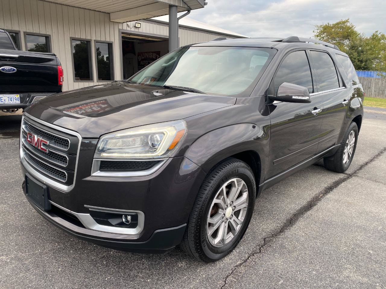Used 2014 GMC Acadia SLT AWD/4WD image 2