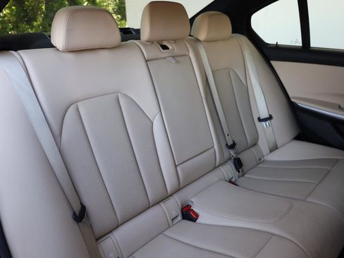 Used 2022 BMW 330i Sedan w/ Driving Assistance Package RWD image 26