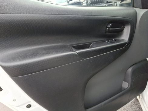 Used 2015 Nissan NV200 S image 12