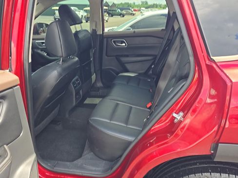 Used 2021 Nissan Rogue SV w/ Premium Package FWD image 17