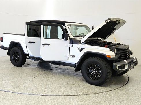 Used 2022 Jeep Gladiator Sport AWD/4WD image 9