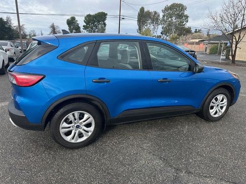 Used 2020 Ford Escape S image 10