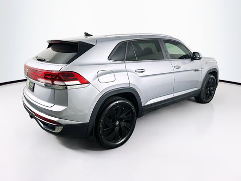 Used 2025 Volkswagen Atlas Cross Sport SE FWD image 9