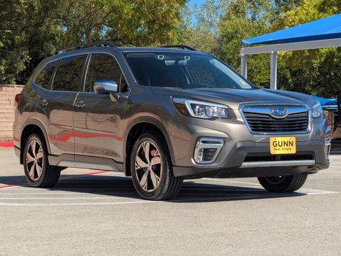 Used 2020 Subaru Forester Touring image 2