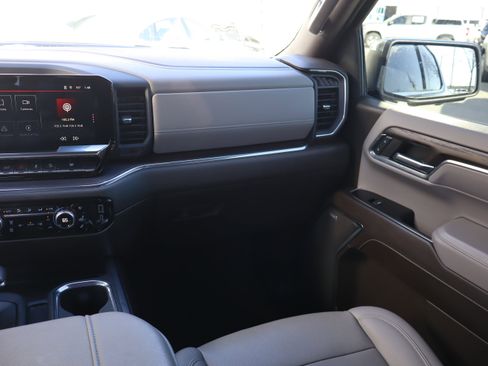 Used 2023 GMC Sierra 1500 SLT w/ SLT Premium Plus Package image 17