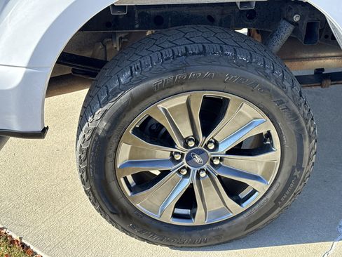 Used 2017 Ford F150 XLT w/ Equipment Group 302A Luxury image 12