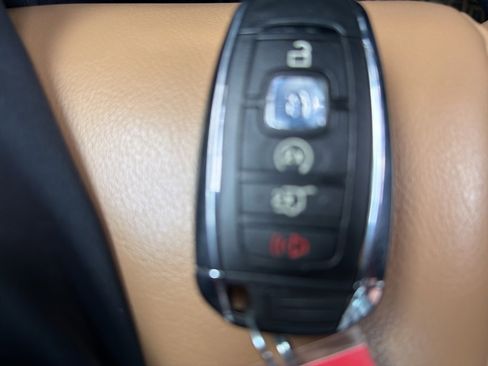 Used 2018 Lincoln Navigator Reserve w/ Technology Package image 16