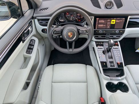 Certified 2026 Porsche Macan AWD/4WD image 15