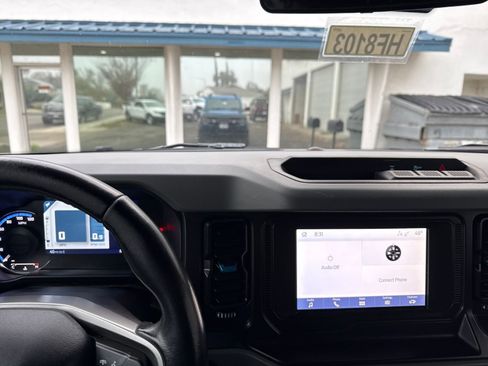 Certified 2022 Ford Bronco Black Diamond image 17