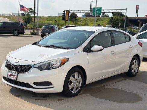 Used 2016 Kia Forte LX FWD image 4