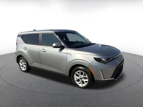 Used 2025 Kia Soul LX w/ LX Technology Package image 1