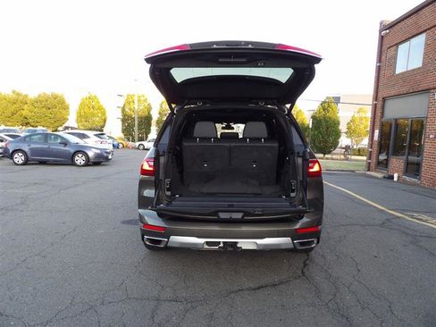 Used 2021 BMW X7 xDrive40i w/ Premium Package image 9