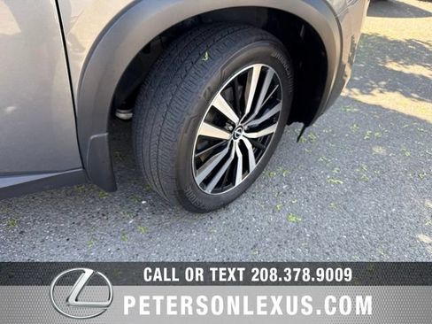 Used 2024 Nissan Pathfinder Platinum w/ Cargo Package AWD/4WD image 10
