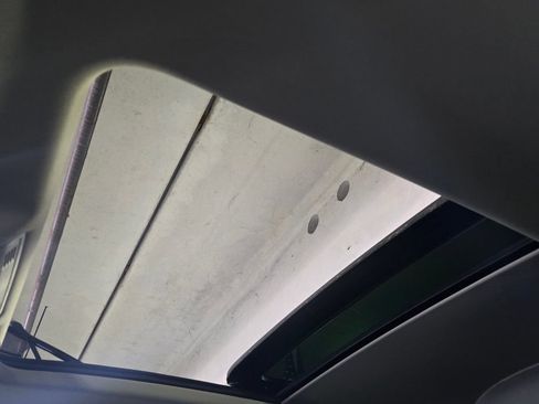 Certified 2024 Volkswagen Tiguan SE w/ Panoramic Sunroof Package FWD image 18