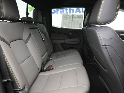 Used 2023 Chevrolet Colorado ZR2 w/ ZR2 Convenience Package III AWD/4WD image 8