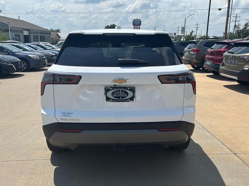 Used 2026 Chevrolet Equinox LT FWD image 5