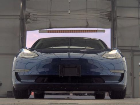 Used 2019 Tesla Model 3 Standard Range Plus RWD image 3