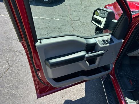 Used 2020 Ford F150 XLT w/ Equipment Group 302A Luxury AWD/4WD image 32