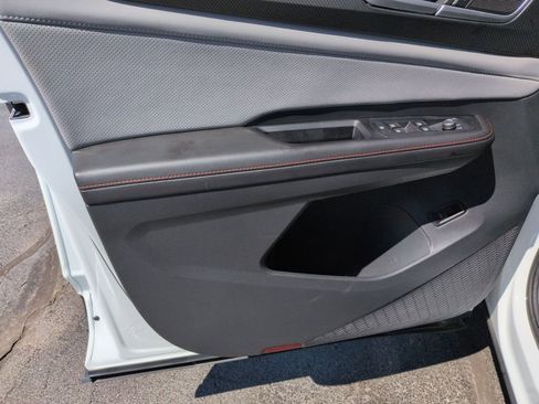 Used 2024 Volkswagen Atlas Peak Edition SE image 10