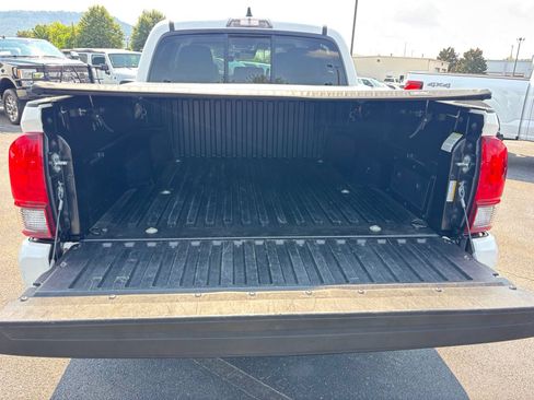 Used 2021 Toyota Tacoma SR w/ SR Convenience Package RWD image 17