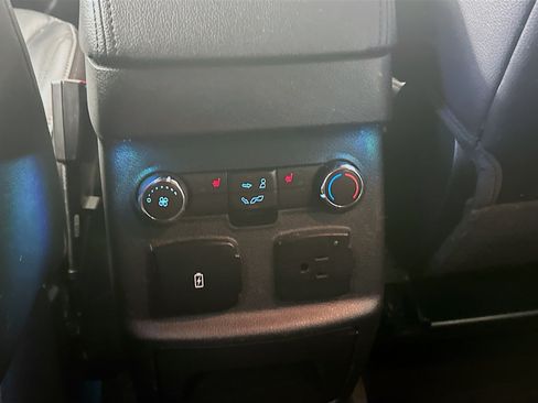 Used 2017 Ford Explorer Limited w/ Equipment Group 301A FWD image 28