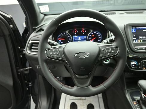 Used 2022 Chevrolet Equinox RS w/ LPO, Floor Liner Package image 15