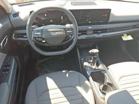 New 2025 Kia K4 EX image 7