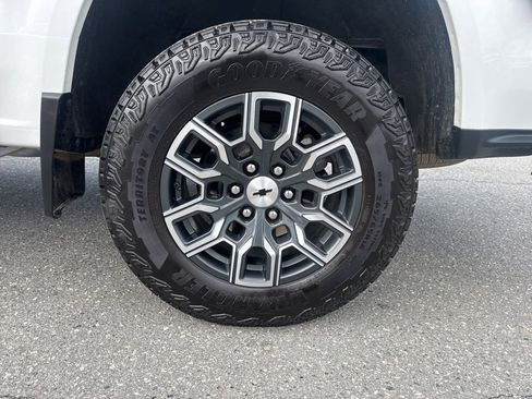 Used 2024 Chevrolet Colorado Z71 w/ Advanced Trailering Package image 31