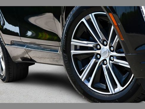 Certified 2024 Cadillac Lyriq Luxury AWD/4WD image 11