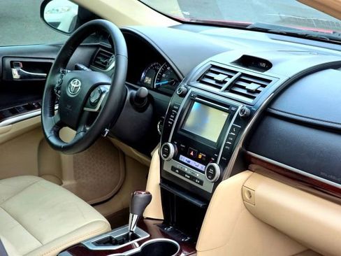 Used 2013 Toyota Camry XLE image 17