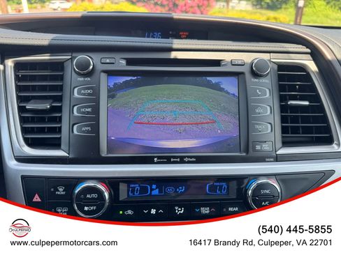 Used 2019 Toyota Highlander XLE image 25