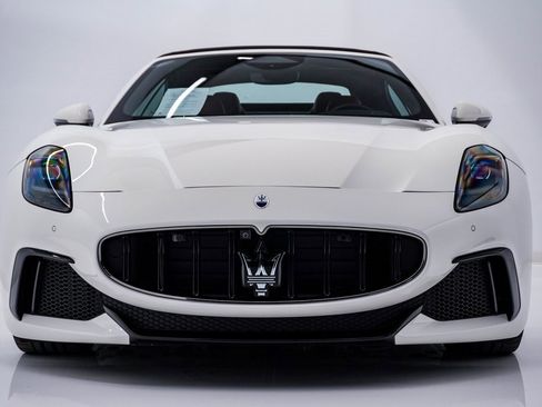 Used 2024 Maserati GranCabrio Trofeo image 5