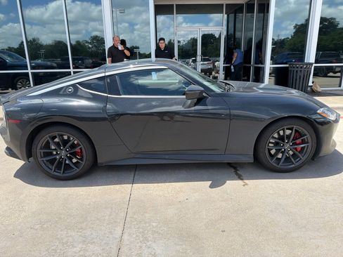 Used 2024 Nissan Z Performance w/ Floor Mat Package RWD image 5