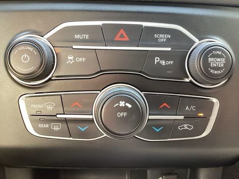 Used 2022 Dodge Charger SXT image 19