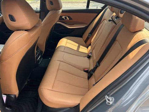 Used 2025 BMW 330i Sedan w/ Premium Package RWD image 24