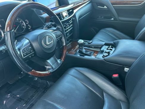 Used 2017 Lexus LX 570 4WD image 10
