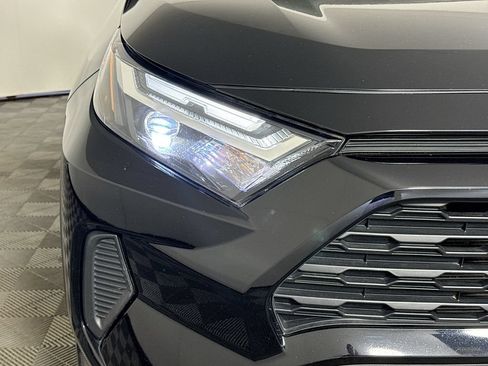 Used 2023 Toyota RAV4 LE AWD/4WD image 3