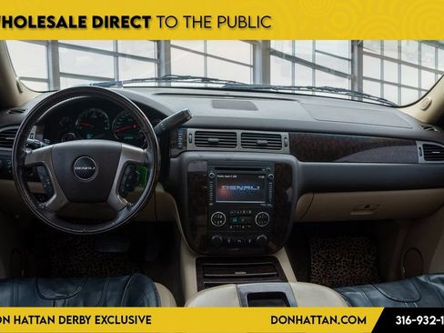 Used 2013 GMC Yukon Denali AWD/4WD image 4