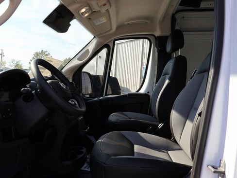 New 2026 RAM ProMaster 2500 w/ Premium Convenience Group FWD image 20